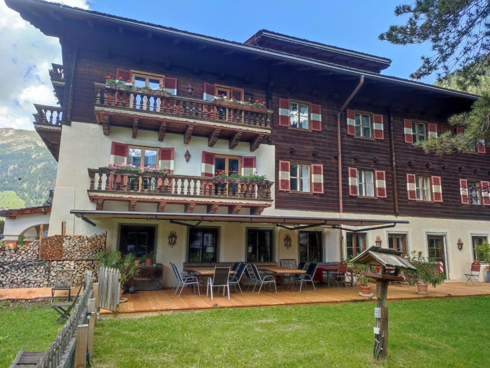 Hotel Schlosswirt Großkirchheim Екстериор снимка